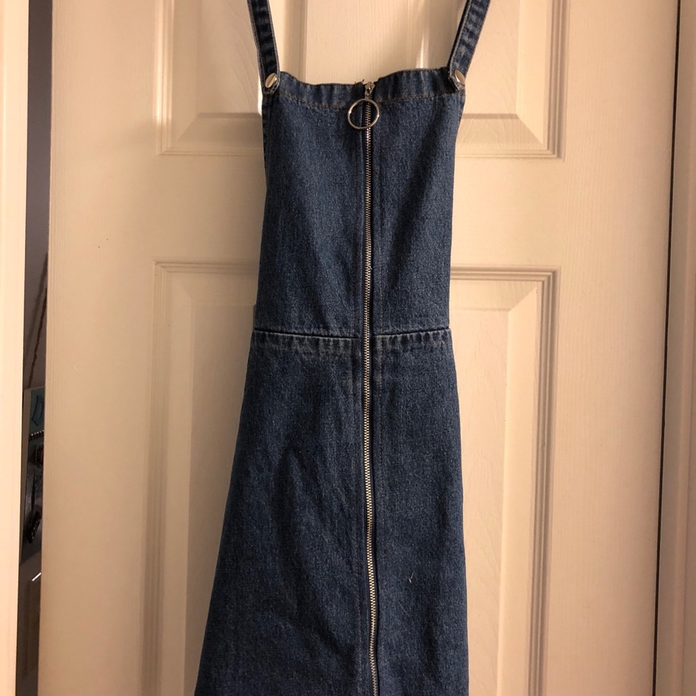 Vestique Jumper Dress